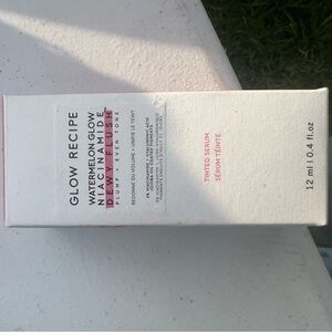 Glow Recipe Watermelon Glow Niacinamide Serum - White and Pink